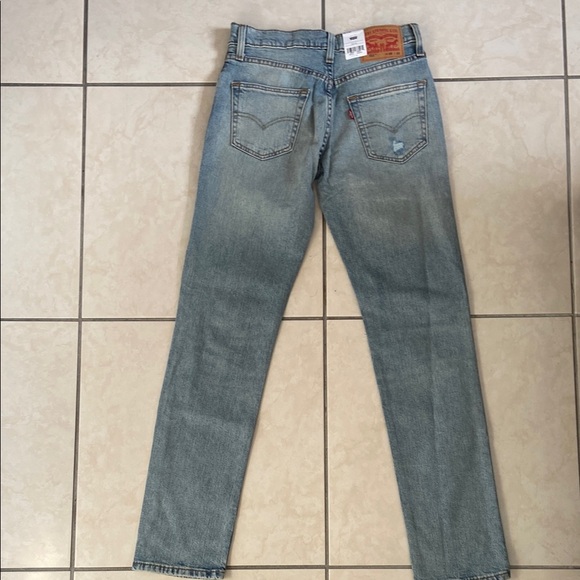 Levi's Jeans in Blue with Classic Fit and Levi's Branding - Picture 3 of 8